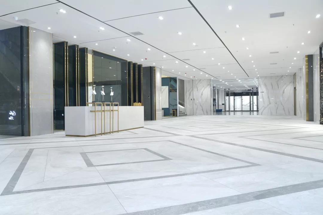 圣德保陶瓷佛山總部全新現代大板展廳矚目登場